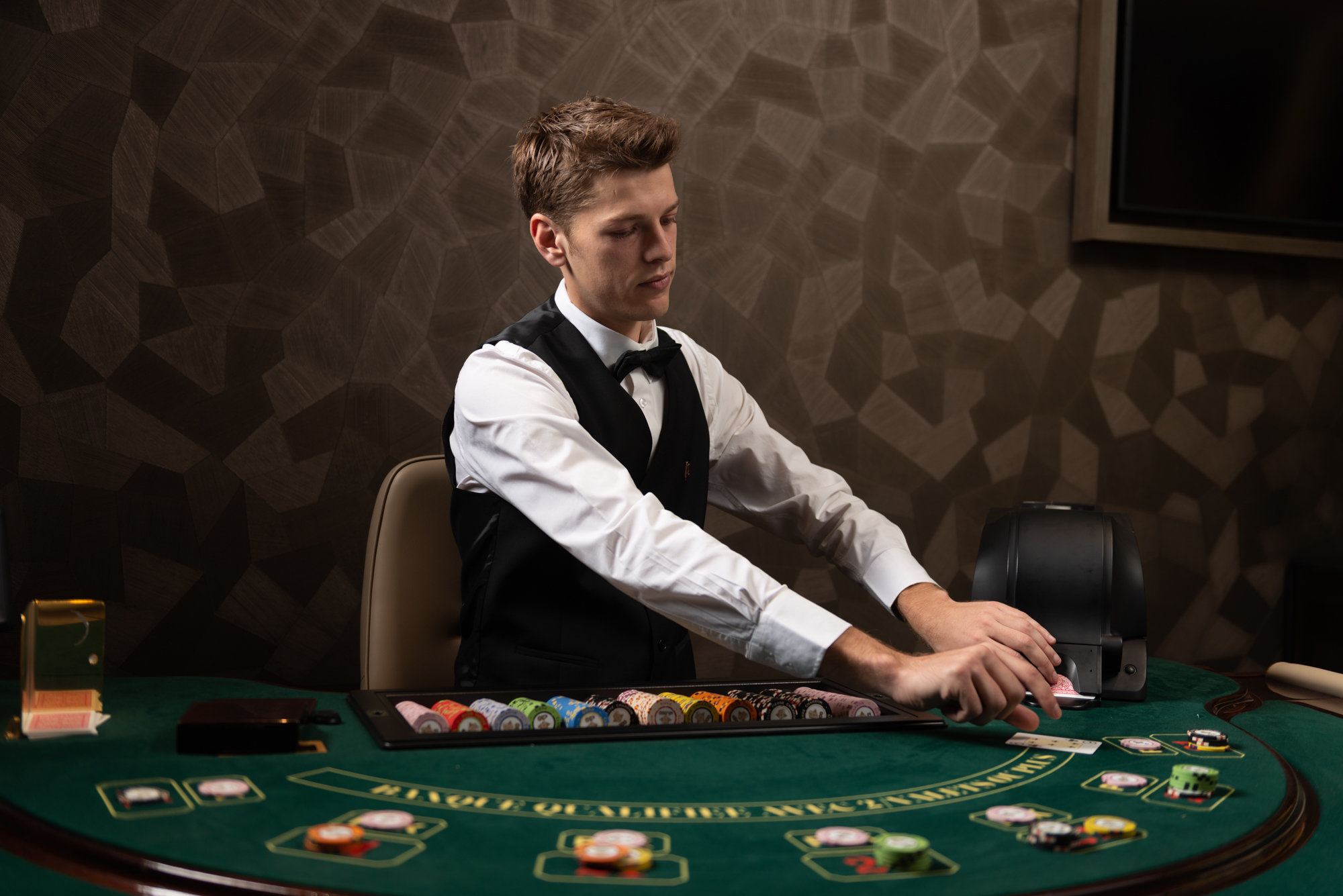 dealer at the club pierre charron